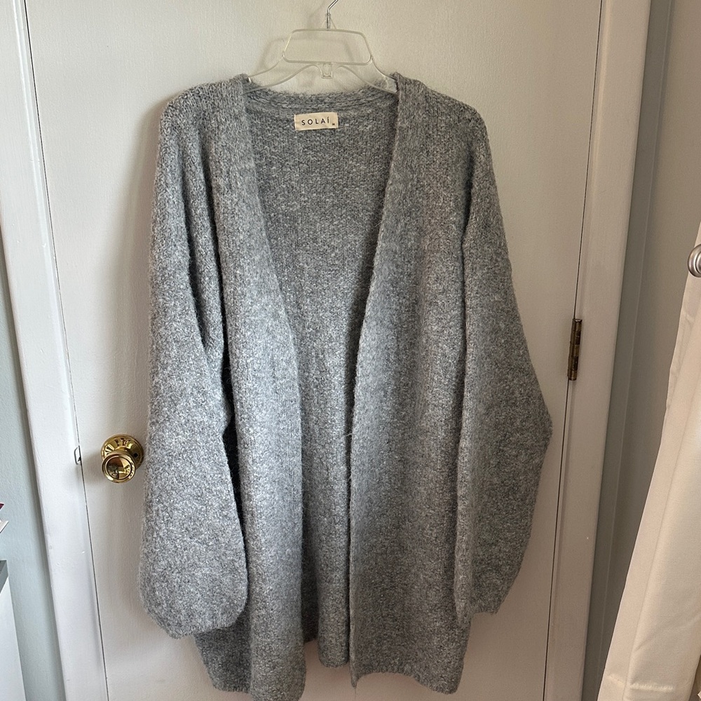 SOLAÍ Women's Coastal Cool Oversized Gray Sweater